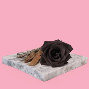 F&F Black Rose and Oud Candle